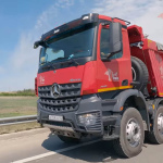 По услуге самосвалов мы используем только новые автомобили Mercedes и КАМАЗ