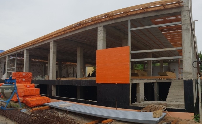Industrial goods store on 1050 m2